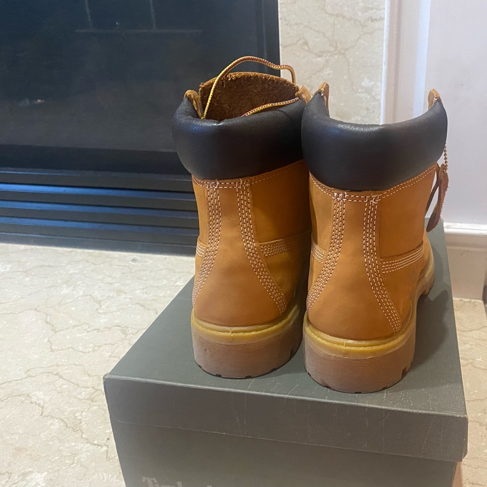 Timberland Boots for Men- Wheat Color- Size 7.5-